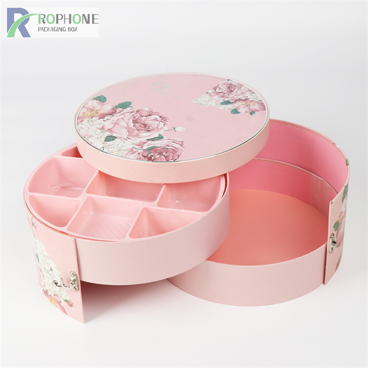 cutii rotunde de hârtie cu flori
